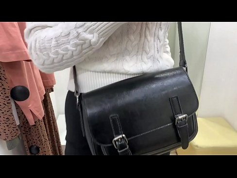 ❤️ Фитинг бөлмөсүндө жаш канчык FeralBerryди дилдо менен коомдук мастурбациялоо ❌ Үйдөгү порно ky.redporn-tv.ru ❌❤